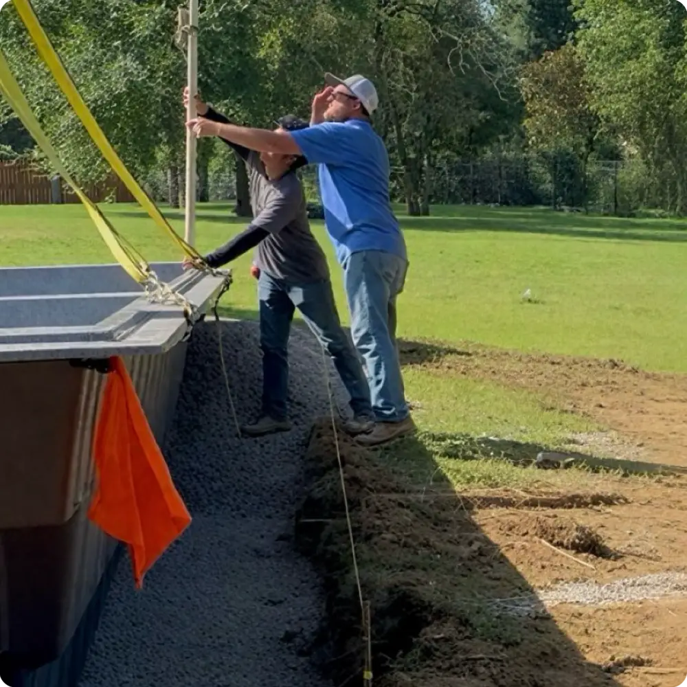 Leveling and side backfill of a Granita™ Fiber pool