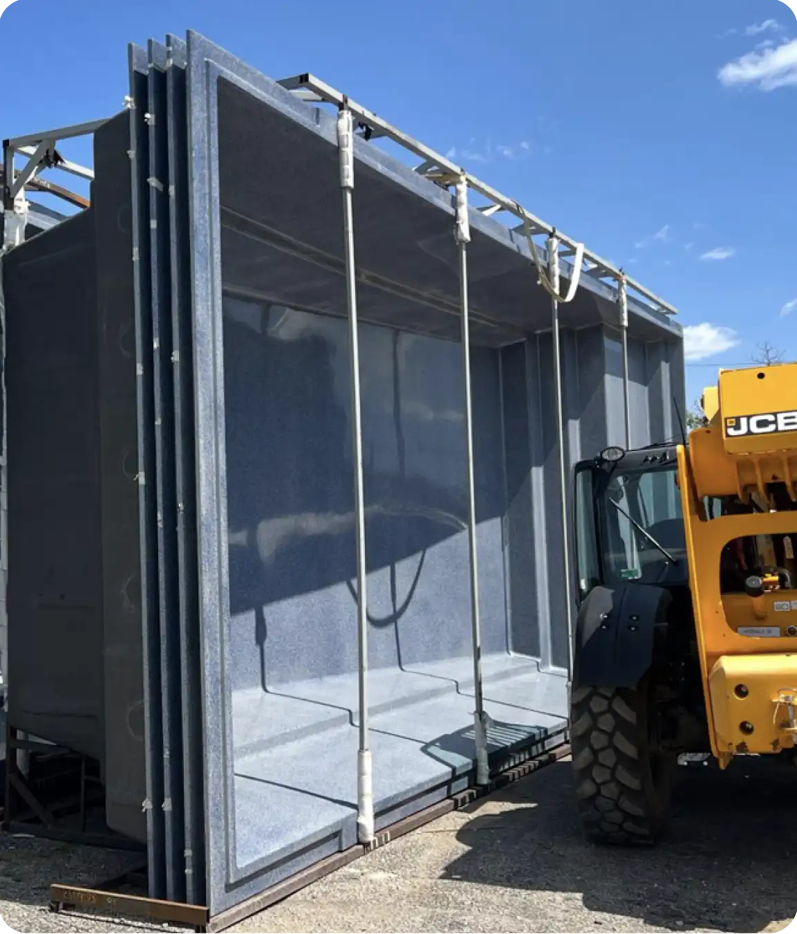 Vertical containerized crate packaging for international fiberglass pool shipping